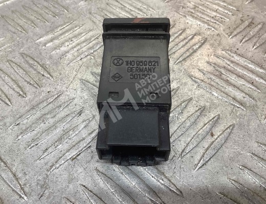 Кнопка подогрева заднего стекла Volkswagen Golf III (1H) 1991-1997  Volkswagen Golf Golf III (1H) 1991-1997