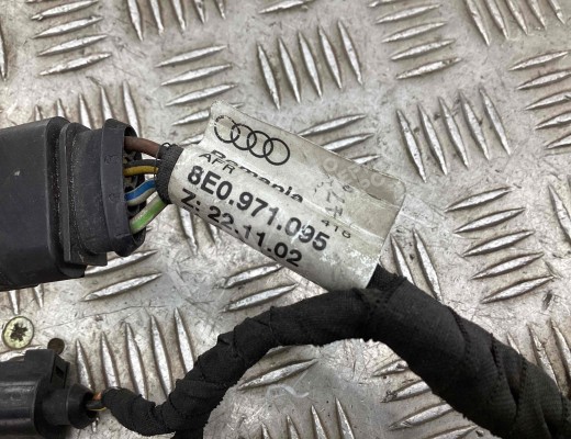 Проводка бампера переднего Audi A4 B7 (8EC, 8ED) 2004-2008  Audi A4 A4 B7 (8EC, 8ED) 2004-2008