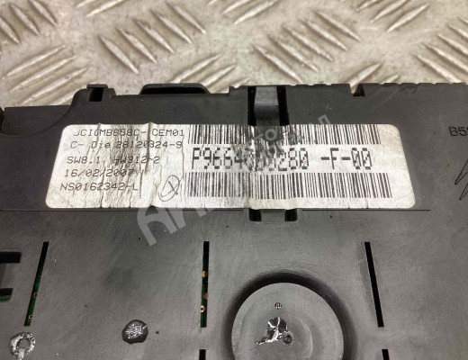 Щиток приборов (приборная панель) Citroen C4 Picasso (UD) 2006-2013  Citroen C4 Picasso C4 Picasso (UD) 2006-2013
