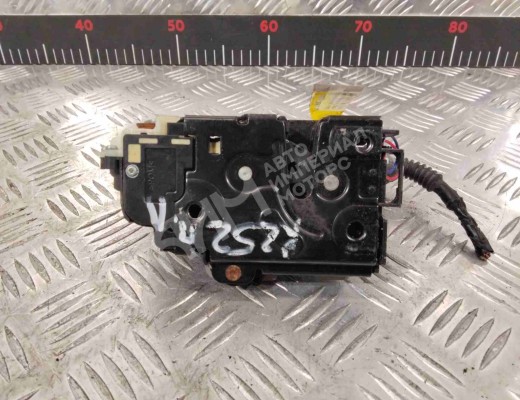 Замок двери передней левой Volkswagen Passat B5+ (3B) 2000-2005 рестайлинг  Volkswagen Passat Passat B5+ (3B) 2000-2005 рестайлинг