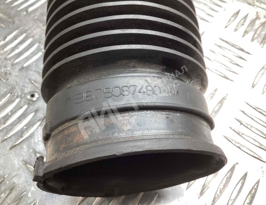 Патрубок воздушного фильтра Peugeot 5008 I (T8) 2009-2013  Peugeot 5008 5008 I (T8) 2009-2013