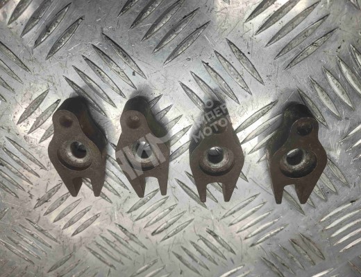 Скоба (кронштейн) крепления форсунки Ford Focus I 1998-2001  Ford Focus Focus I 1998-2001