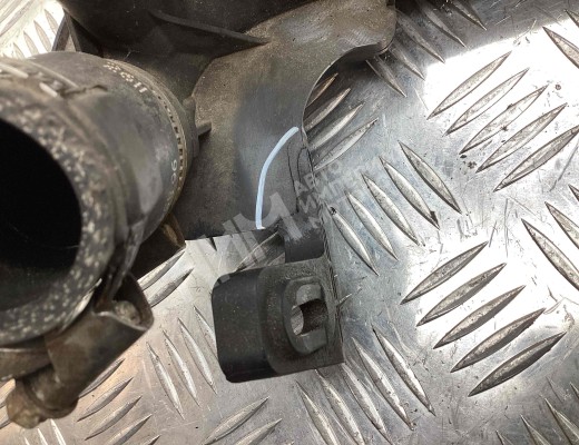 Патрубок интеркулера Peugeot 5008 I (T8) 2009-2013  Peugeot 5008 5008 I (T8) 2009-2013