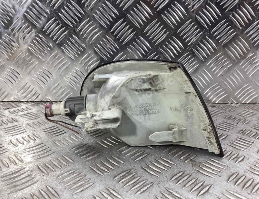 Поворотник левый Audi A4 B5 (8D) 1994-1999  Audi A4 A4 B5 (8D) 1994-1999