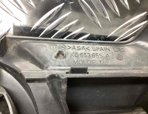 Решетка радиатора Volkswagen Golf V (1K) 2004-2009  Volkswagen Golf Golf V (1K) 2004-2009
