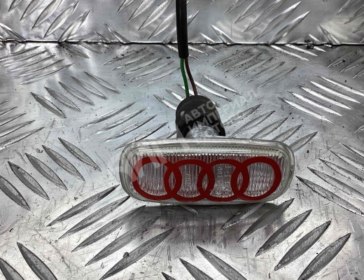 Повторитель передний правый Audi A6 C5 (4B) 2001-2004 рестайлинг  Audi A6 A6 C5 (4B) 2001-2004 рестайлинг