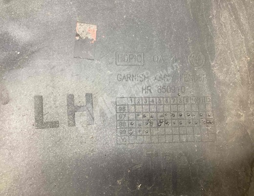 Молдинг крыла переднего левого Hyundai Galloper II 1997-2003  Hyundai Galloper Galloper II 1997-2003