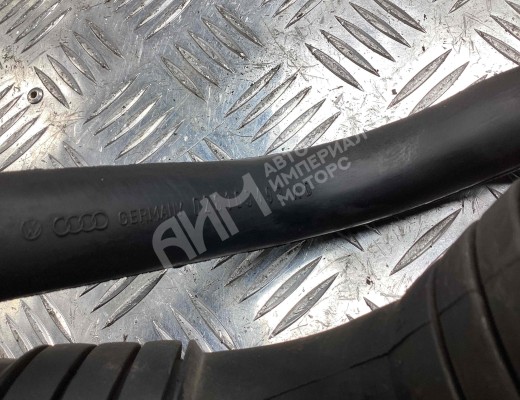 Патрубок интеркулера Audi A4 B5 (8D) 1994-1999  Audi A4 A4 B5 (8D) 1994-1999