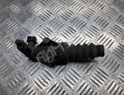 Цилиндр сцепления рабочий Fiat G. Punto (199) 2005-2011  Fiat Grande Punto G. Punto (199) 2005-2011