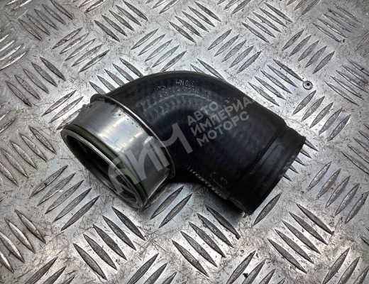 Патрубок интеркулера Volkswagen Sharan I (7M) 2000-2003 рестайлинг  Volkswagen Sharan Sharan I (7M) 2000-2003 рестайлинг