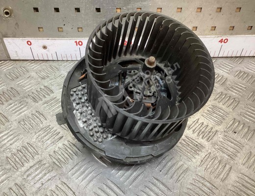 Моторчик печки Volkswagen Passat B6 (3C) 2005-2010  Volkswagen Passat Passat B6 (3C) 2005-2010