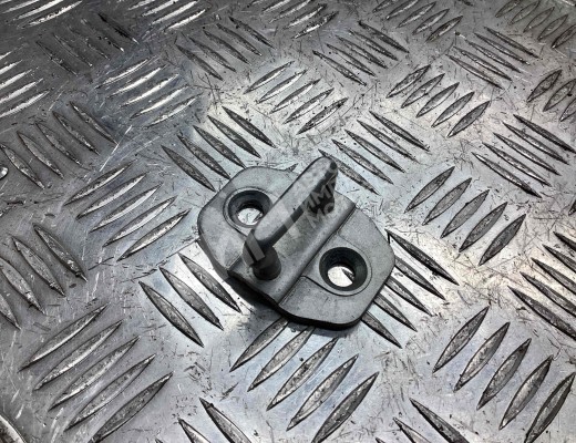 Ответная часть (скоба) замка двери Mercedes E (W212) 2013-2016 рестайлинг  Mercedes E E (W212) 2013-2016 рестайлинг