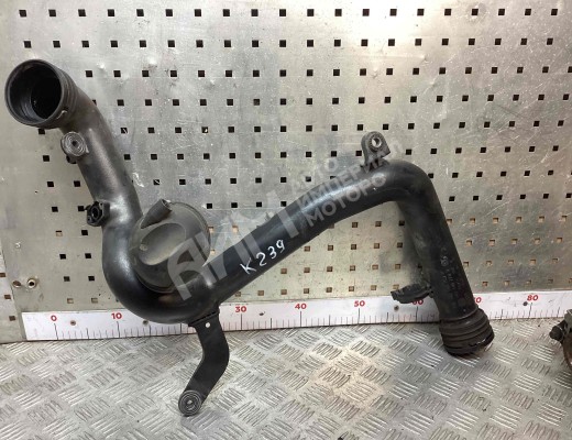 Патрубок интеркулера Volkswagen Touran I (1T) 2003-2006  Volkswagen Touran Touran I (1T) 2003-2006