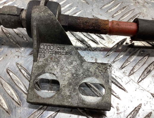 Трос кулисы КПП Audi A6 C5 (4B) 2001-2004 рестайлинг  Audi A6 A6 C5 (4B) 2001-2004 рестайлинг