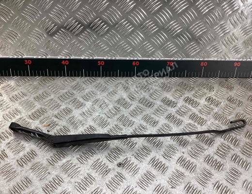 Щеткодержатель (поводок стеклоочистителя, дворник) Audi A4 B5 (8D) 1994-1999  Audi A4 A4 B5 (8D) 1994-1999