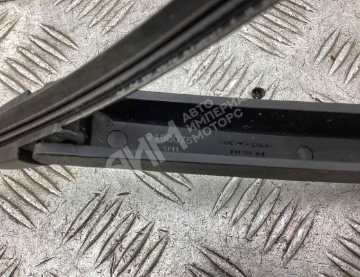 Щеткодержатель задний Volkswagen Golf V (1K) 2004-2009  Volkswagen Golf Golf V (1K) 2004-2009