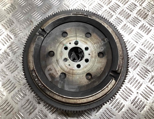Маховик Volkswagen Passat B5 (3B) 1996-2000  Volkswagen Passat Passat B5 (3B) 1996-2000