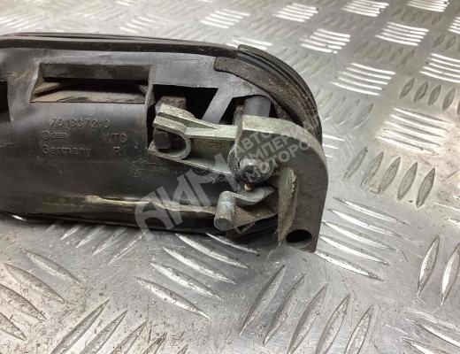 Ручка наружная передняя правая Volkswagen Multivan T4 (7D) 1990-1996  Volkswagen Multivan Multivan T4 (7D) 1990-1996