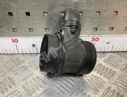 Расходомер воздуха Volkswagen Sharan I (7M) 2000-2003 рестайлинг  Volkswagen Sharan Sharan I (7M) 2000-2003 рестайлинг