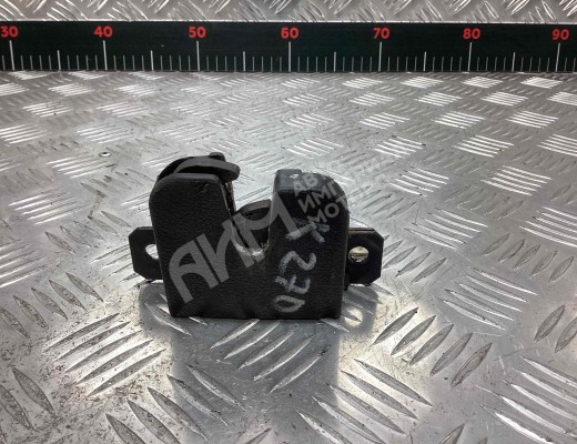 Замок багажника Volkswagen Passat B5 (3B) 1996-2000  Volkswagen Passat Passat B5 (3B) 1996-2000