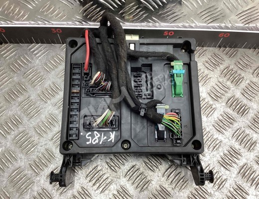 Блок предохранителей Volkswagen Sharan I (7M) 2000-2003 рестайлинг  Volkswagen Sharan Sharan I (7M) 2000-2003 рестайлинг