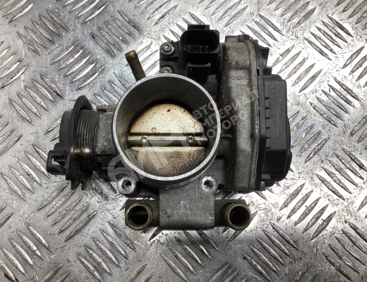 Заслонка дроссельная Volkswagen Passat B5 (3B) 1996-2000  Volkswagen Passat Passat B5 (3B) 1996-2000