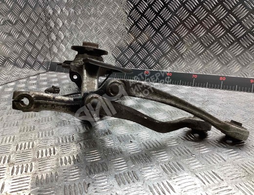 Кулак поворотный левый Audi A4 B6 (8EC, 8E5) 2000-2004  Audi A4 A4 B6 (8EC, 8E5) 2000-2004