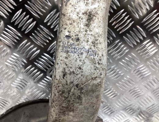 Кулак поворотный правый Audi A4 B7 (8EC, 8ED) 2004-2008  Audi A4 A4 B7 (8EC, 8ED) 2004-2008