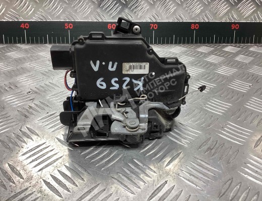 Замок двери передней левой Volkswagen Passat B5 (3B) 1996-2000  Volkswagen Passat Passat B5 (3B) 1996-2000