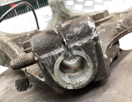 Ступица передняя левая Opel Astra J 2009-2015  Opel Astra Astra J 2009-2015