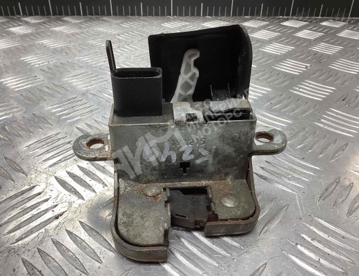 Замок багажника Volkswagen Golf V (1K) 2004-2009  Volkswagen Golf Golf V (1K) 2004-2009