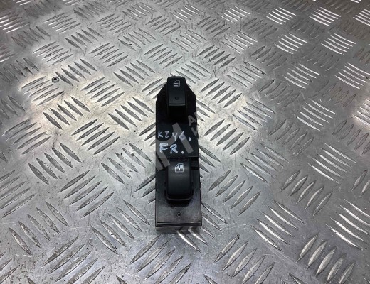 Кнопка стеклоподъемника переднего правого Kia Sportage II (JE) 2004-2008  Kia Sportage Sportage II (JE) 2004-2008