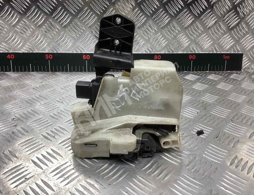 Замок двери передней левой Volkswagen Passat B5+ (3B) 2000-2005 рестайлинг  Volkswagen Passat Passat B5+ (3B) 2000-2005 рестайлинг