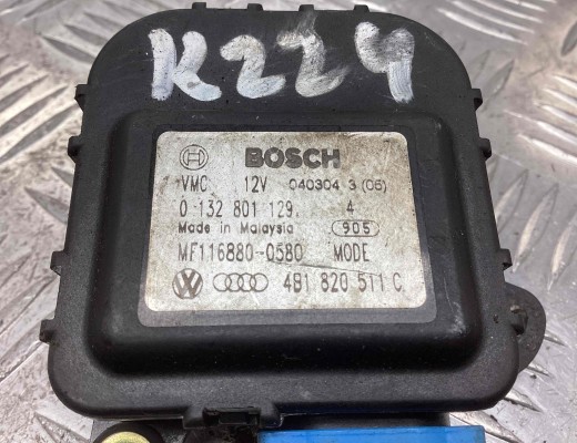 Моторчик заслонки печки Audi A6 C5 (4B) 2001-2004 рестайлинг  Audi A6 A6 C5 (4B) 2001-2004 рестайлинг