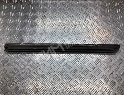 Молдинг двери задней правой Audi A6 C5 (4B) 2001-2004 рестайлинг  Audi A6 A6 C5 (4B) 2001-2004 рестайлинг