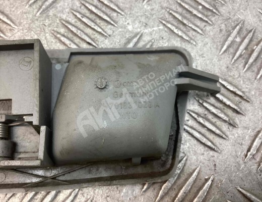 Ручка внутренняя передняя правая Volkswagen Multivan T4 (7D) 1990-1996  Volkswagen Multivan Multivan T4 (7D) 1990-1996