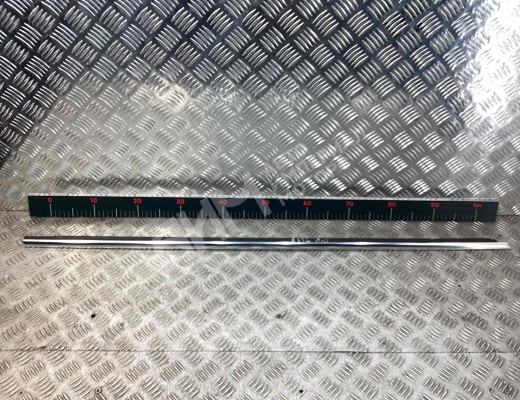 Молдинг стекла двери передней правой наружный Volkswagen Passat B5+ (3B) 2000-2005 рестайлинг  Volkswagen Passat Passat B5+ (3B) 2000-2005 рестайлинг