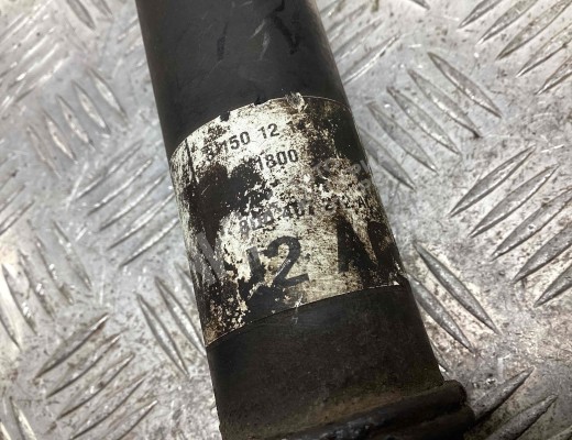 Полуось передняя правая (приводной вал, ШРУС) Audi A4 B5 (8D) 1994-1999  Audi A4 A4 B5 (8D) 1994-1999