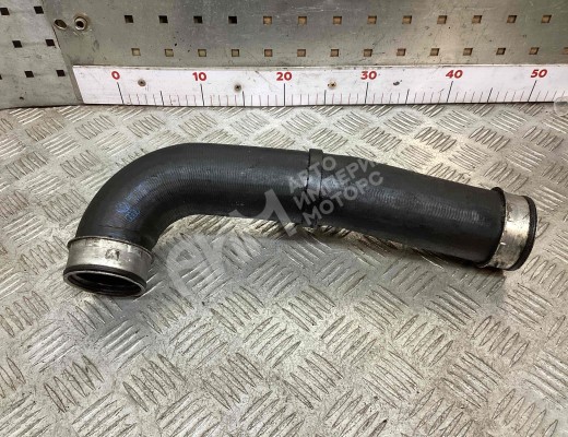Патрубок интеркулера Volkswagen Touran I (1T) 2003-2006  Volkswagen Touran Touran I (1T) 2003-2006