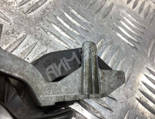 Ручка наружная передняя правая Volkswagen Golf V (1K) 2004-2009  Volkswagen Golf Golf V (1K) 2004-2009