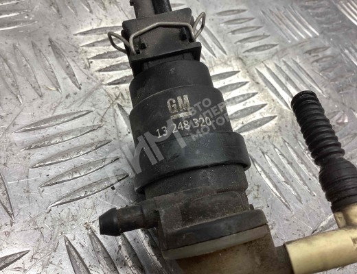 Насос (моторчик) омывателя стекла Opel Astra H 2007-2010 рестайлинг  Opel Astra Astra H 2007-2010 рестайлинг