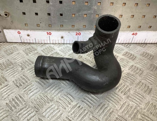 Патрубок (трубопровод, шланг) Volkswagen Passat B5 (3B) 1996-2000  Volkswagen Passat Passat B5 (3B) 1996-2000
