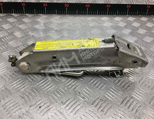 Домкрат Volkswagen Passat B5+ (3B) 2000-2005 рестайлинг  Volkswagen Passat Passat B5+ (3B) 2000-2005 рестайлинг
