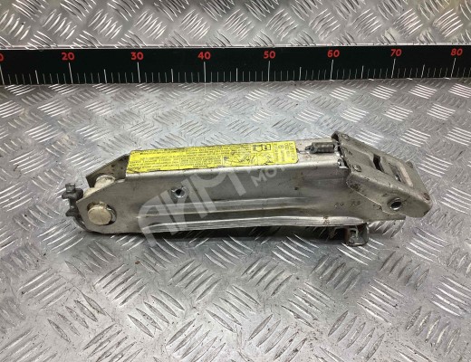 Домкрат Volkswagen Passat B5+ (3B) 2000-2005 рестайлинг  Volkswagen Passat Passat B5+ (3B) 2000-2005 рестайлинг
