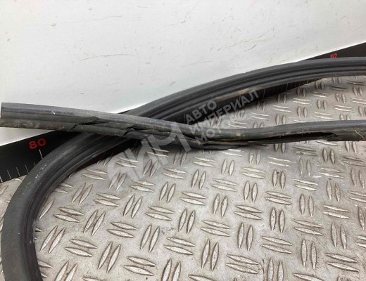 Уплотнитель двери передней правой Mercedes Atego I 1998-2012  Mercedes Atego Atego I 1998-2012