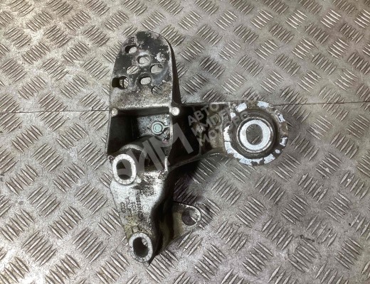 Кронштейн стабилизатора Audi A4 B5 (8D) 1994-1999  Audi A4 A4 B5 (8D) 1994-1999