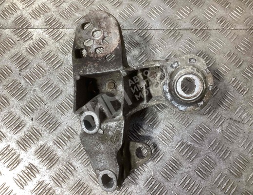 Кронштейн стабилизатора Volkswagen Passat B5+ (3B) 2000-2005 рестайлинг  Volkswagen Passat Passat B5+ (3B) 2000-2005 рестайлинг