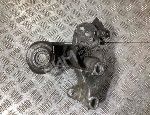 Кронштейн стабилизатора Volkswagen Passat B5+ (3B) 2000-2005 рестайлинг  Volkswagen Passat Passat B5+ (3B) 2000-2005 рестайлинг