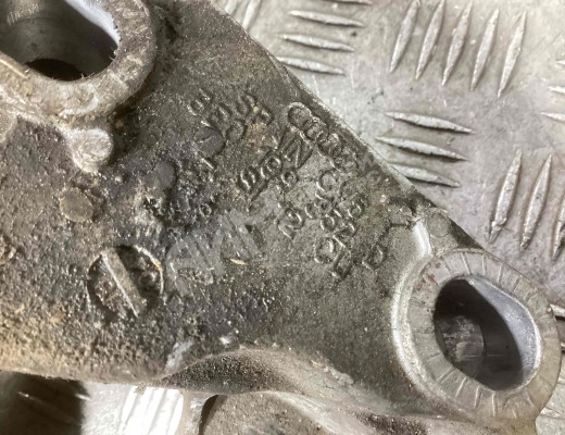 Кронштейн стабилизатора Audi A4 B6 (8EC, 8E5) 2000-2004  Audi A4 A4 B6 (8EC, 8E5) 2000-2004