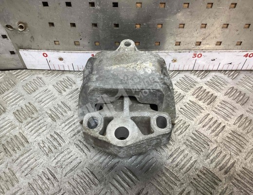 Подушка крепления двигателя Volkswagen Sharan I (7M) 2000-2003 рестайлинг  Volkswagen Sharan Sharan I (7M) 2000-2003 рестайлинг